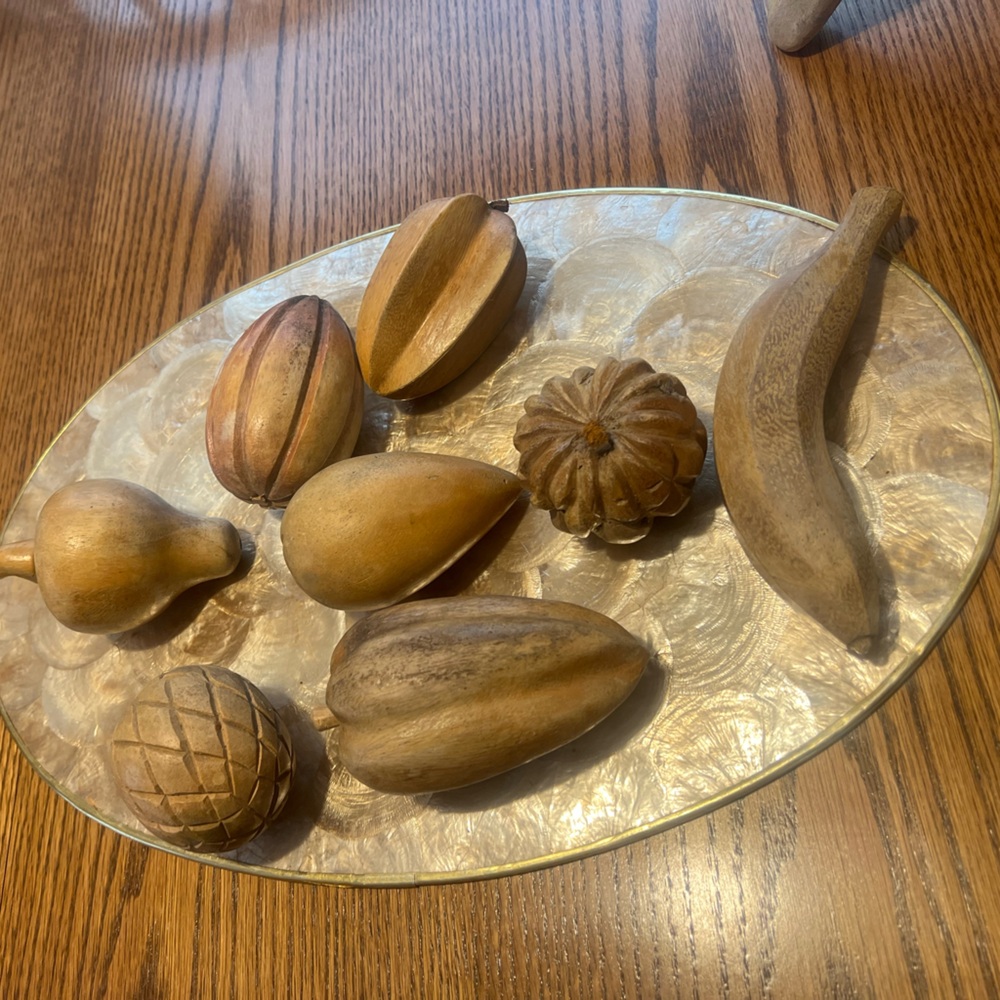 MCM Vintage 
Mid  Century, modern. Wooden Decorative Fruit Set # pieces of fruit